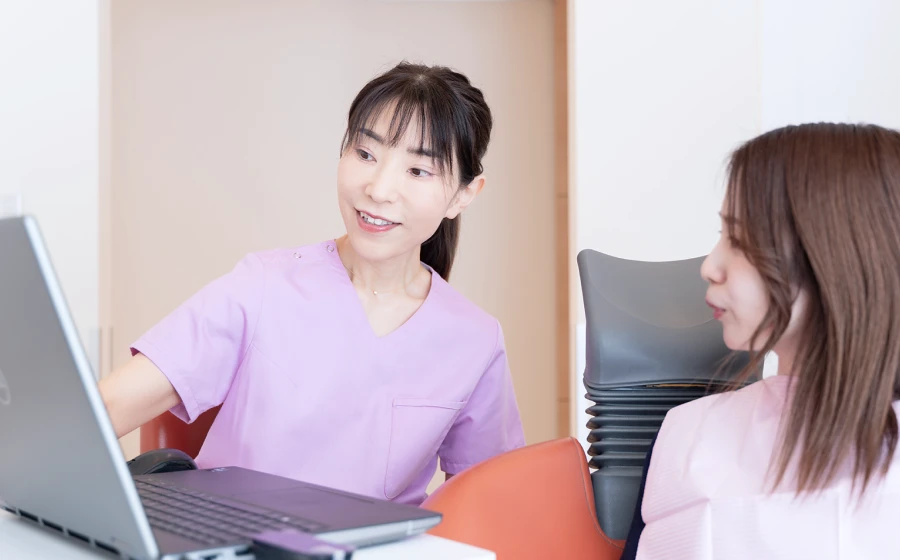 イメージ：医師と歯のデザイン